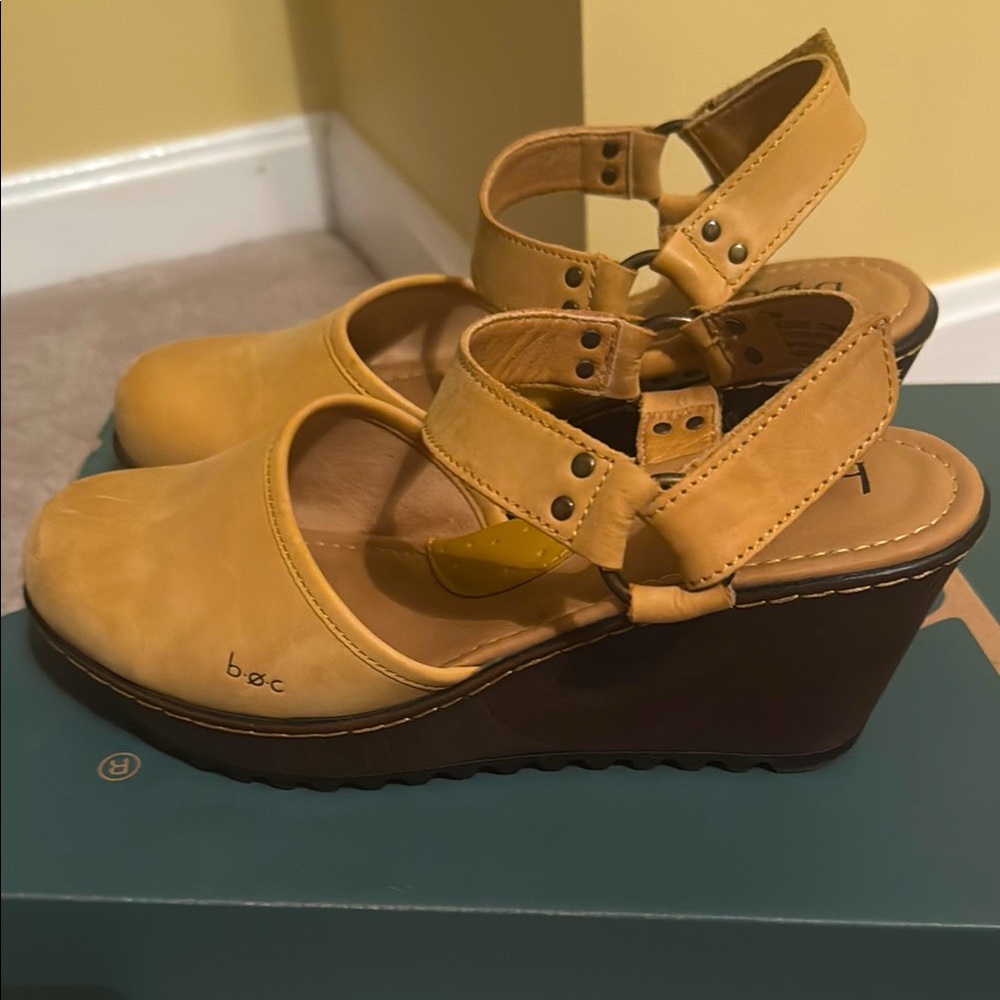 BOC Women's Mustard Wedge Sandals